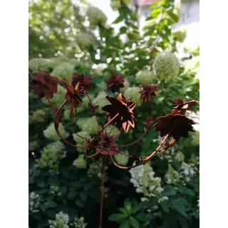 Edelrost Windrad Flowerspin mit Schmetterlingen