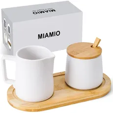 MIAMIO - Milch und Zucker Set mit Deckel und Löffel/Keramik Milchkännchen mit Holz Tablett - Mikrowellen- und Spülmaschinenfest (Weiß)