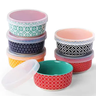 DOWAN Dipschalen aus Porzellan, 176 ml Dessertschalen Set 6er Silikondeckeln - Stapelbare Schüssel für Sauce, Snack, Creme Brulee Schälchen Mehrfarbig, Spülmaschinen- & Mikrowellenfest