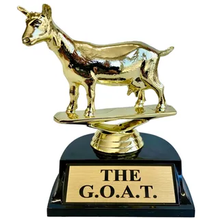 trophy hut The Goat Trophy | G.O.A.T Greatest of All Time Trophy | Lustige Anerkennungstrophäe für Chef, Kollegen, Freunde | Lasergravierte Wertschätzungspophäe Die bescheidene Ziege!!