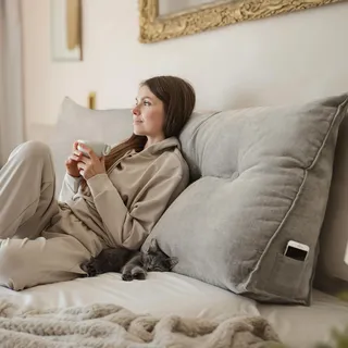 Björn&Schiller Rückenkissen hellgrau, 200 cm - Lesekissen für Bett und Sofa, Keilkissen, Rückenpolster für die Wand, Sitzkissen, Wandkissen, groß mit waschbarem Bezug - Ideal zum Anlehnen im Bett