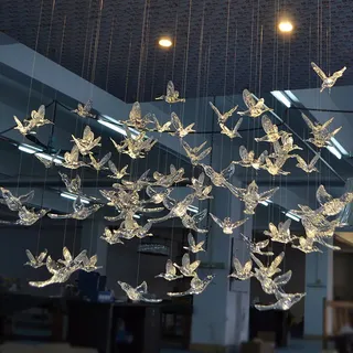 Deckendekoration Fliegender Vogel lebensecht DIY hängend Deko für Kindergarten Einkaufszentrum Schlafzimmer Party Weihnachtsbaum