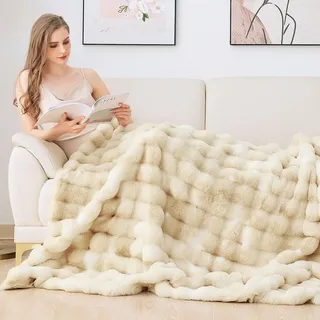 ORINOVA Kuscheldecke Flauschige Warme Decke Camel 150x200 cm Sofadecke Kuschelig Kunstfell Felldecke Plüschdecke Fleecedecke Wohndecke Bett Schlafzimmer