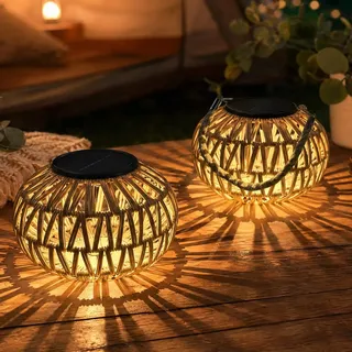 WRQIOO 2 Stück Rattan Solarleuchten für Außen, Solarlampen Rattan, Wasserdicht Ratta-n Solar Laternen, Boho Tischlampe, Solar Laternen für Draußen, Garten, Balkon, Terrasse