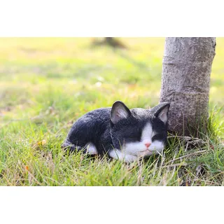 RUNADI Hi- Line Gift 87699-B Dekofigur Katze schlafend, Schwarz/Weiß