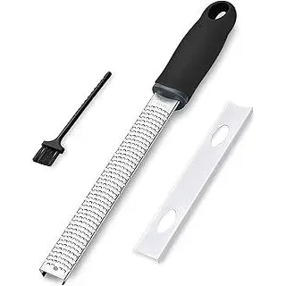 Parmesanreibe Käsereibe Zitronenreibe Edelstahl Reibe mit Rasiermesser-Scharfe Klinge, Fein Zester Reibe Knoblauchreibe Ingwerreibe Muskatreibe Raspel Küchenreibe für Käse Zitronen Spülmaschinenfest