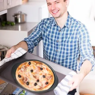Kartoffelpizzastein aus kohlenstoffstahl, 30 cm, rund, perforiert, grau, für den Backofen. - Schwarz