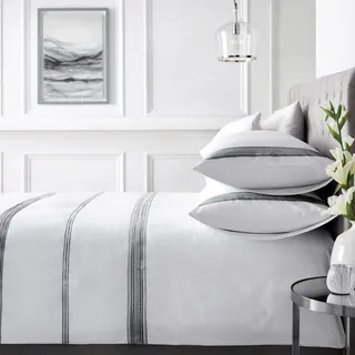 Appletree Weißes Besticktes Bettbezug-Set, Super-King-Size-Bett, 260 x 220 cm, 100% Baumwolle, Fadenzahl 200, 2 Kissenbezüge, Hotel-Stil, Schwarze Ziernähte