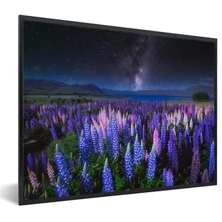 MuchoWow Poster Bilder Wanddeko Deko Wohnzimmer 80x60 cm Blumen - Nacht - Lupine - Sternenhimmel - Lila - Natur