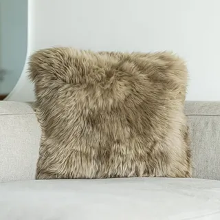 Nordic Sheep Langhaar Lammfell Kissenbezug 50x50 cm | Weiches Fell für Stühle, Sofa & Bett | Gemütliches Sitzkissen & Lammfell Sitzauflage in Natur- und Trendfarben | Farbe: Hellbraun