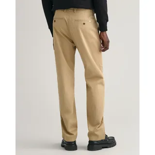 Chinohose GANT "REGULAR TWILL CHINOS", Herren, Gr. 32, Länge 32, grün (schwarz khaki), Twill, Obermaterial: 98% Baumwolle, 2% Elasthan, unifarben, regular fit knöchellang, Hosen Chinohose, Regumit gefütterten Seitentaschen