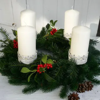 Teelichthalter für Adventskranz 4er Set - Kerzenhalter mit Spieß D 7cm in Adventskranzstecker Shabby weiß