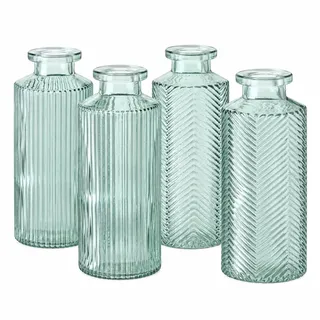 Glasvasen Set grün [4er] Salbeigrün kleine Flaschenvasen | Strukturglas mit Rillen und Fischgrätmuster, Glas lackiert, ca. Ø 6 cm Höhe 13,8 cm, für Tischdeko Trockenblumen Einzelblumen