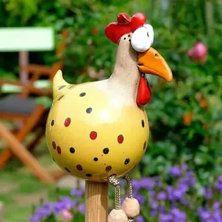 SKIPTHYBER Keramik Huhn Gartendeko, Huhn Gartendekoration Handarbeit Gartenstecker, Hühner Ornament Gartenfigur, Harz Statue Gartendekoration, für Bauernhof Außen Balkon Garten Ostern (Gelb)