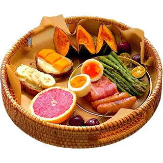 Rundes Rattan Serviertablett mit Ausgeschnittenen Griffen, Handgeflochtenes Dekoratives Tablett, Vielseitig einsetzbar für Frühstück, Getränke, Snacks und Kerzen, Ideal für Couchtisch (30 x 30 x 5 cm)