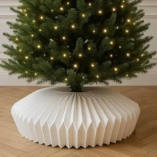 Moderner Weihnachtsbaumrock in Weiß – wasserabweisend & faltbar 60cm - 70cm Durchmesser – edle Faltstruktur im Origami-Look – stabile Alternative zu Papier – Skandi & Boho Weihnachtsdeko.