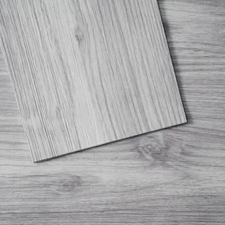 Vevor Selbstklebende Vinyl-Bodenfliesen, 91,4 x 15,2 cm, 20 Stk., 0,62 mm dick, abziehen und aufkleben, hellgraue Holzmaserung, DIY-Bodenbelag für Küche, Esszimmer, Schlafzimmer und Badezimmer