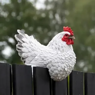 Home of Christmas Hühner Deko – Zaunfigur aus Polyresin, Frostsicher & UV-Beständig, Gartenfigur Zaunhocker Huhn für Außen und Innen (Weiß (12,5 x 21,8 x 17,1 cm))