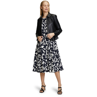 Cocktailkleid VERA MONT "Cocktailkleid mit Print", Damen, Gr. 44, EURO, bunt (weiß, dunkelblau), 90% Polyester PES. 10% Elasthan EL., Kleider Cocktailkleid
