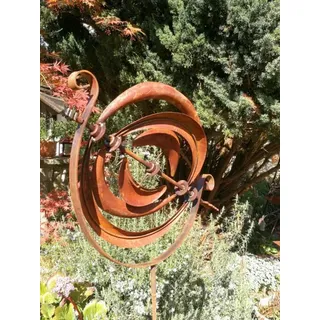 Edelrost Windrad Sonnenuhr