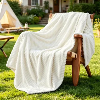 QOFLY Soft Kuscheldecke weiß 150x200 cm Geschenkverpackung Hochwertige, Flauschige Fleecedecke als Wohndecke, Tagesdecke oder Sofaüberwurf...