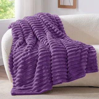BEDELITE Kuscheldecke Flauschig Deko Decke für Couch, Lila, 150x200