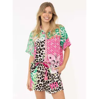 Shirtbluse ZWILLINGSHERZ "Wild Jungle", Damen, Gr. SM (S/M), grün, Obermaterial: 100% Viskose, gemustert, mit Aufschlag Aufschlag, Blusen Shirtbluse, Set mit Bluse und Shorts mit Tasseln aus Viskose