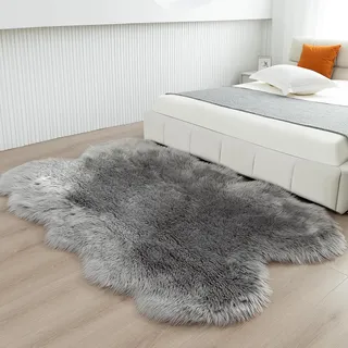 JXLOULAN Faux Lammfell Flauschiger Teppich Grau 120x160 cm, Weicher Fell Schaffell Teppich Wohnzimmer Deko Schlafzimmer kinderzimmer Lammfellimitat Fellteppich für Stuhl, Sofa, Bett