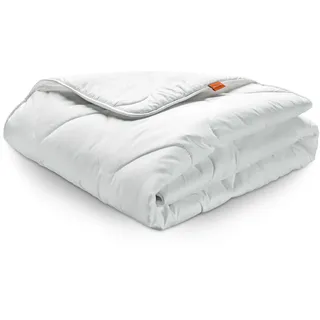 Bettdecke 155 x 200 cm, Winterdecke, 100% Mikrofaser, Allergiker geeignet, sleepling Basic 100 - Weiß