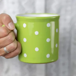 City to Cottage® - Keramik XXL Becher 500 ml | Kaffeebecher | Grün und Weiß | Polka Dots | Handgemacht | Keramik Geschirr | Große Tasse