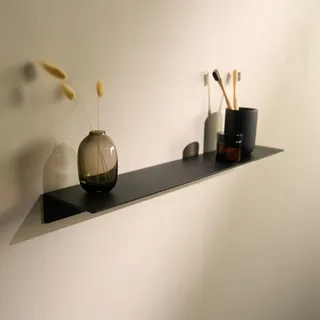 Designfabrik Hamburg Wandregal | 58 cm Schwarz | Kleberegal ohne Bohren | Duschregal selbstklebend | Ablage für Bad, Gästebad, Küche |Pulverbeschictet | Modernes Design | Aus Metall
