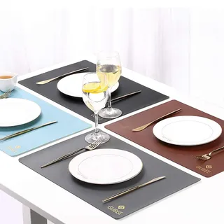 GUBEE Platzset,PU Leder Tischsets und Untersetzer 2er-Set, Tisch Platzdeckchen,Rutschfeste, Waschbare Kaffeematten, Hitzebeständige Küchen Tischsets für Küche, Zuhause, Restaurant, Speisetisch (braun)