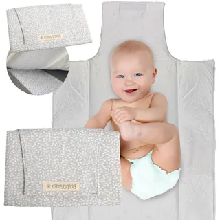 MIMUSELINA Wickelunterlage Unterwegs für Babys | Leicht und Wasserfest | Außen 100% Baumwolle, Innen Waschbar und BPA-frei | Faltbar mit praktischem Verschluss