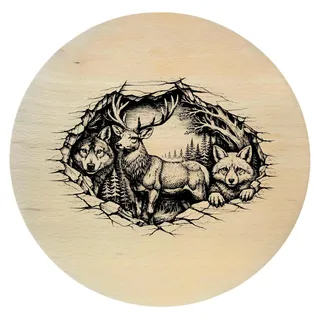 Buchenholzbrett mit Gravur von Waldtieren – Wolf, Hirsch und Fuchs – rundes Brett, 20 cm