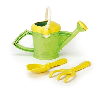 Green Toys 8601111 Giesskanne inkl. Harke und Schaufel, Spielzeug für Garten, Sandkasten und Strand, nachhaltiges Spiel-Set für Kinder ab 18 Monaten