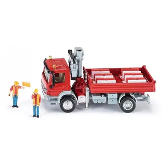 siku 3534, LKW mit Ladefläche und Kran, 1:50, Metall/Kunststoff, Rot, Inkl. 2 Spielfiguren und 12 Verkehrsleitblöcken