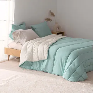 Basic Steppdecke Minze 240x260 cm (Bett 135/140/150) 100 % Mikrofaser (außen) 100 % Polyester (Füllung) Hergestellt in Europa - Türkis