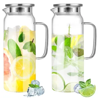 2 Stück Glas-Wasserkrug mit Deckel, 2L Glaskaraffe Saftkrug – Borosilikatglas mit Griff für heiße & kalte Getränke wie Wasser, Saft, Milch, Tee, Kaffee – Klarer Krug für Kühlschrank