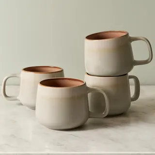 Ava Nord Große Keramik-Kaffeetassen 4er-Set, 470 ml – Steingut-Tassen im skandinavischen Design – Kaffeetasse groß, Teetassen & Mugs – Für Kaffee & Tee – Mikrowellen- & Spülmaschinengeeignet