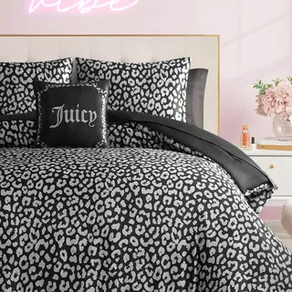 Juicy Couture Modernes schwarzes Leoparden-Satin-Bettwäsche-Set, luxuriöses Bett in Einer Tasche, weiche und stilvolle 8-teilige Bettwäsche-Kollektion