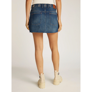 Jeansrock TOMMY JEANS "STUDDED DENIM MINI SKIRT AI9057", Damen, Gr. 30, blau (denim schwarz), Denim/Jeans, Obermaterial: 100% Baumwolle, unifarben, straight fit mini, Röcke Jeansrock, mit Strass-Details