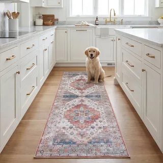 SAFAVIEH Traditionell Teppich für Maschinenwaschbar und rutschfest - Ideal für stark frequentierte Bereiche - Tucson Collection, Kurzer Flor, Blau und Beige, 62 X 240 cm