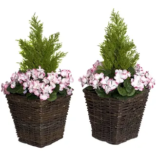 2 x künstliche Rattan-Pflanzgefäße mit rosa Geranien und Zedern-Formschnitt