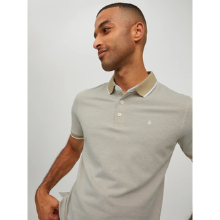 Poloshirt JACK & JONES "JJEPAULOS Poloshirt mit klassischem Kragen und figurbetonter Form", Herren, Gr. XS, beige, Piqué, Obermaterial: 100% Baumwolle, unifarben mit Farbeinsatz, schmal, Shirts Poloshirt, Logostickerei, modisch, schmal, Baumwolle, Polokragen, Topseller