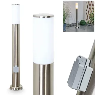 HOFSTEIN Wegeleuchte Caserta, Außenwegeleuchte mit Steckdose aus Metall/Kunststoff in Nickel-matt/Weiß, moderne Außenleuchte für Garten, Außenbereich, Hof, Terrasse, Höhe 80 cm, E27, IP44