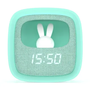 Wecker mit Nachtlicht Billy Clock - Kinderwecker Hase - Vorderseite Stoff - Soft-Touch Silikon-Rahmen - Digitaler Lichtwecker mit Datum, Uhrzeit & 3 Weckfunktionen - Variable Helligkeit - Blau - MOB