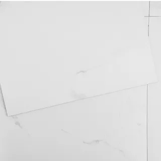 Vevor Selbstklebende Vinyl-Bodenfliesen, 30,5 x 30,5 cm, 50 Stk., 1,5 mm dick, zum Abziehen und Aufkleben, weiße Marmorstruktur, DIY-Bodenbelag für Küche, Esszimmer, Schlafzimmer und Badezimmer
