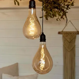 hellum 2x Hängelampe mit Batterie, Fernbedienung Timer outdoor Ø10x20cm | Dimmbare Glühbirne outdoor gold mit Batterie (8xAA), LED Filament, A100, Retro Birne für Hochzeit, Pavillon, Garten 151367
