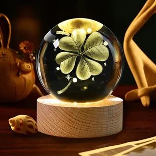 GAESHOW 60 mm Kristallkugel LED, 3D Kleeblatt Gravierte Glaskugel Deko Nachtlicht, Vierblättriges Glücksbringer Crystal Ball mit Holzbasis, Jahrestag Geschenk für Frauen und Männer