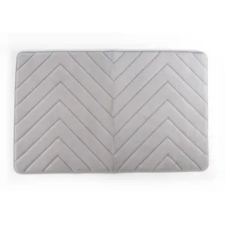 Beldray LA032647LGRYUFFEU7 Anti-Bakteree-Chevron Memory Schaum Badematte - Extra-weiche, Maschinenwaschbar, Rutschfester Rücken für zusätzliche Sicherheit, mit antimikrobieller Behandlung behandelt